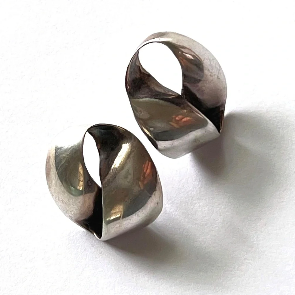 MidCentury Eternity Silver Earrings - 925 Abstract Endless Ribbon Post Earrings - Picture 4 of 9